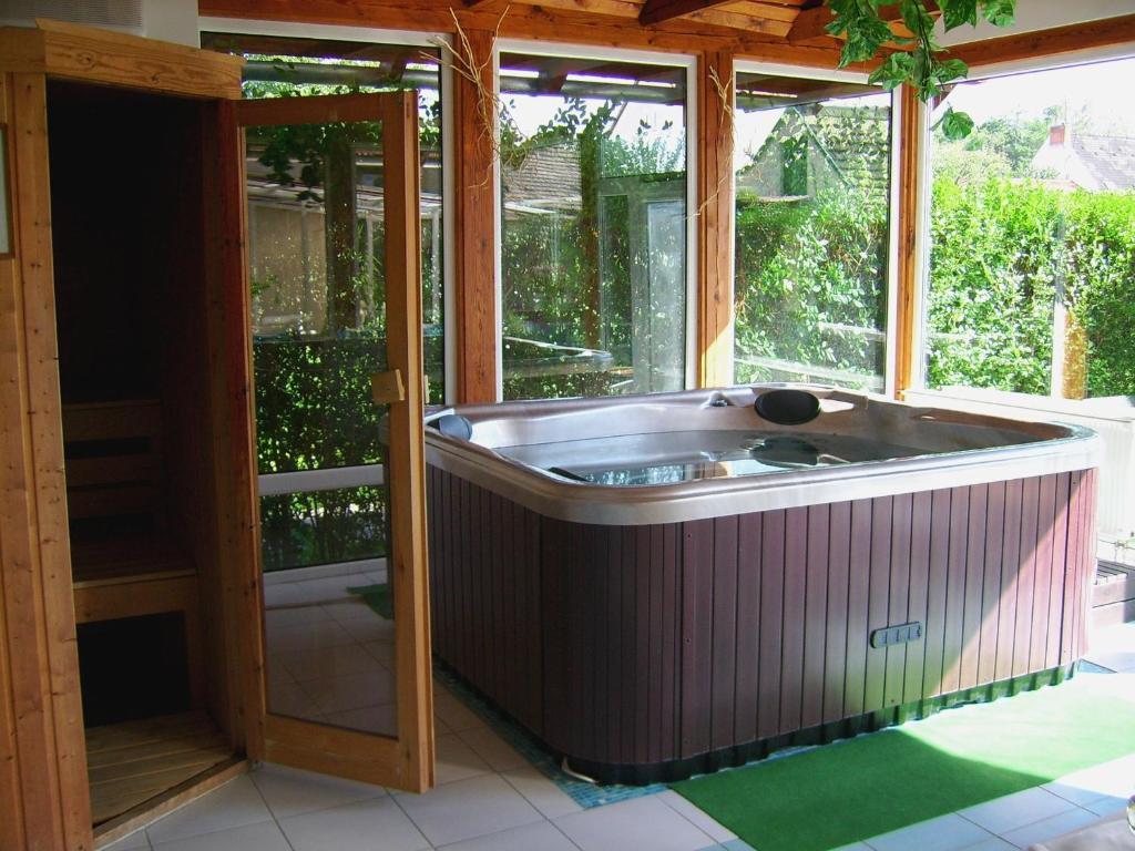Agria Wellness Guesthouse Eger Buitenkant foto